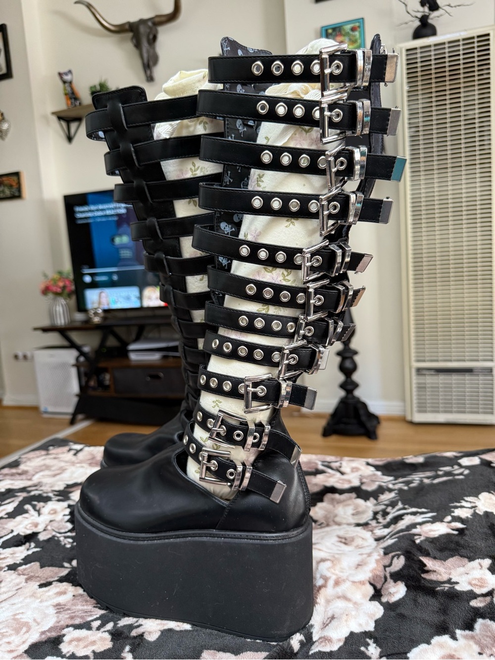 LA MODA DOLLS KILL CONFINEMENTS STRAPPY PLATFORM BOOTS